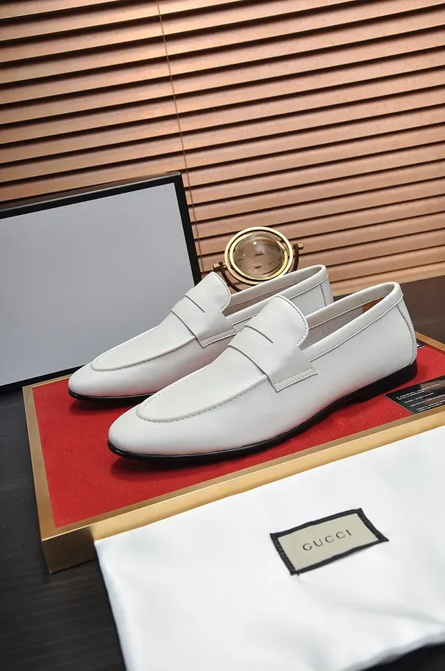 Gucci White Leather Penny Strap Loafers 8