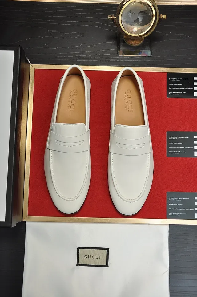 Gucci White Leather Penny Strap Loafers 9