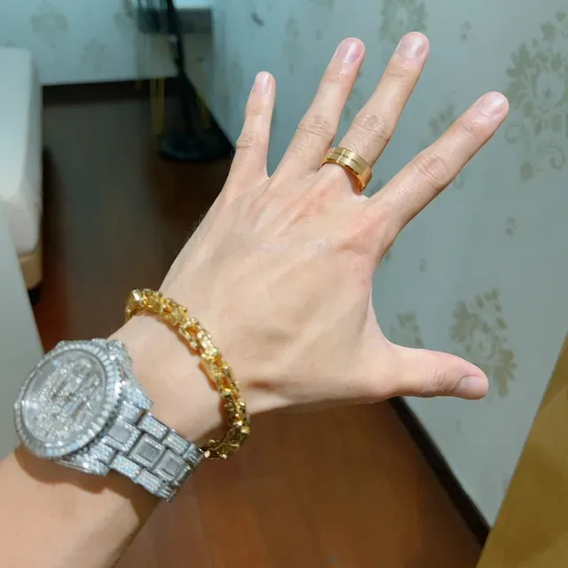 Gucci Wide Band Ring Polished Gold-Tone Dual-Groove Minimalist Ring 5