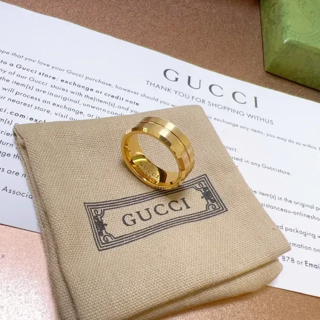 Gucci Wide Band Ring Polished Gold-Tone Dual-Groove Minimalist Ring 9