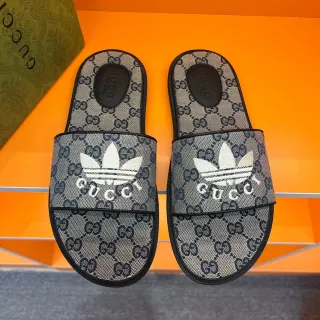 Gucci x Adidas Screener Slide भूरा GG Monogram चप्पल