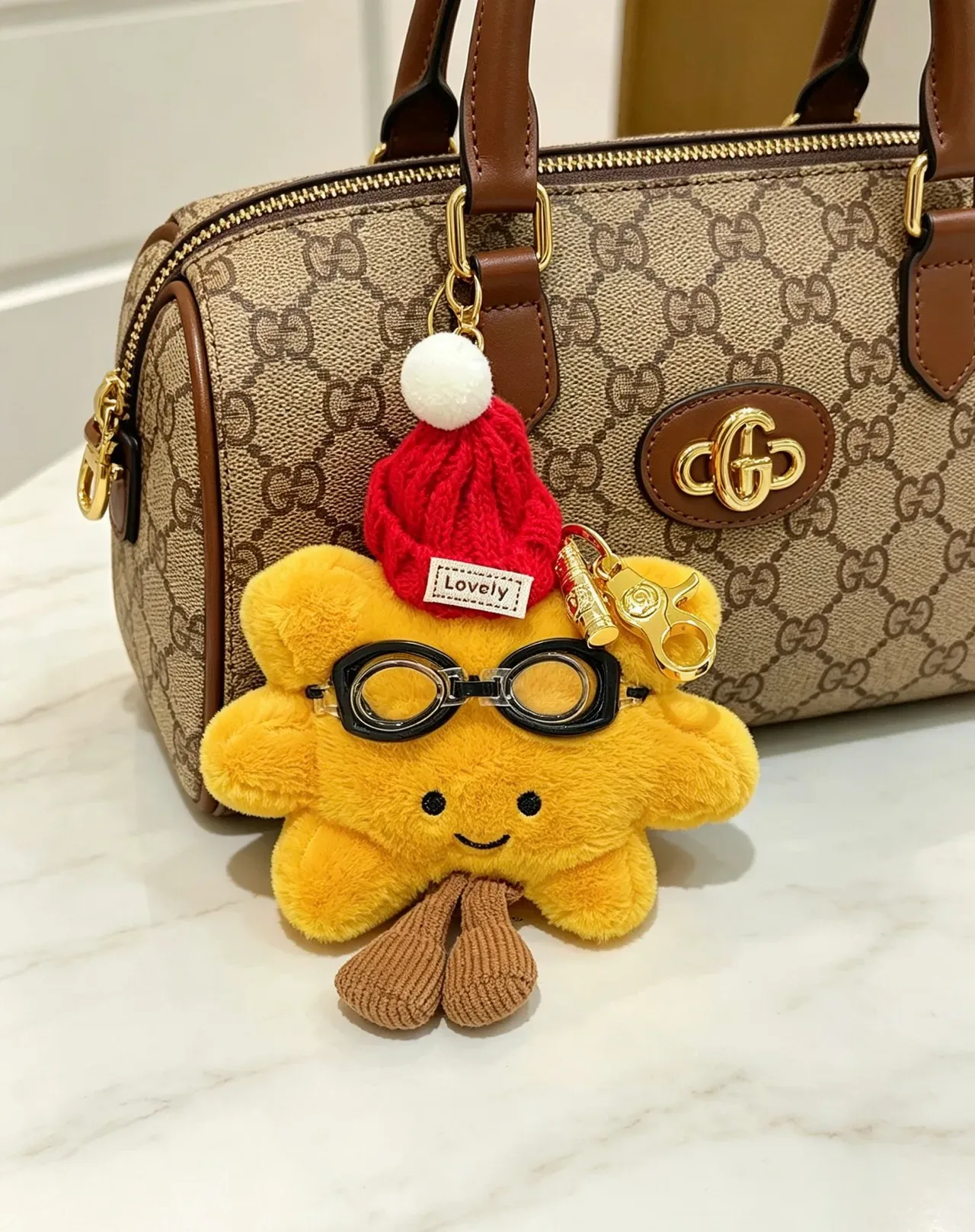 Gucci Yellow Red Plush Star-Shaped Goggle Accessory Handbag 7