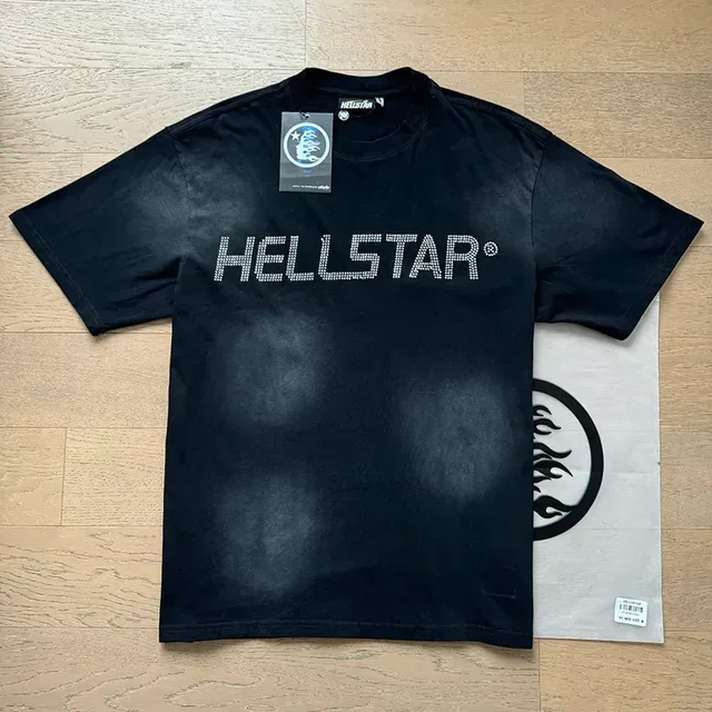 Hellstar राइनस्टोन लोगो वॉश्ड ब्लैक फ्लेम ग्राफिक टी-शर्ट 2
