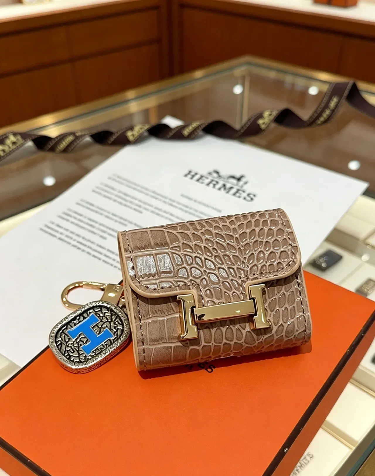 Hermès Beige Cuir estampé crocodile H-Turnlock doré Porte-monnaie 4