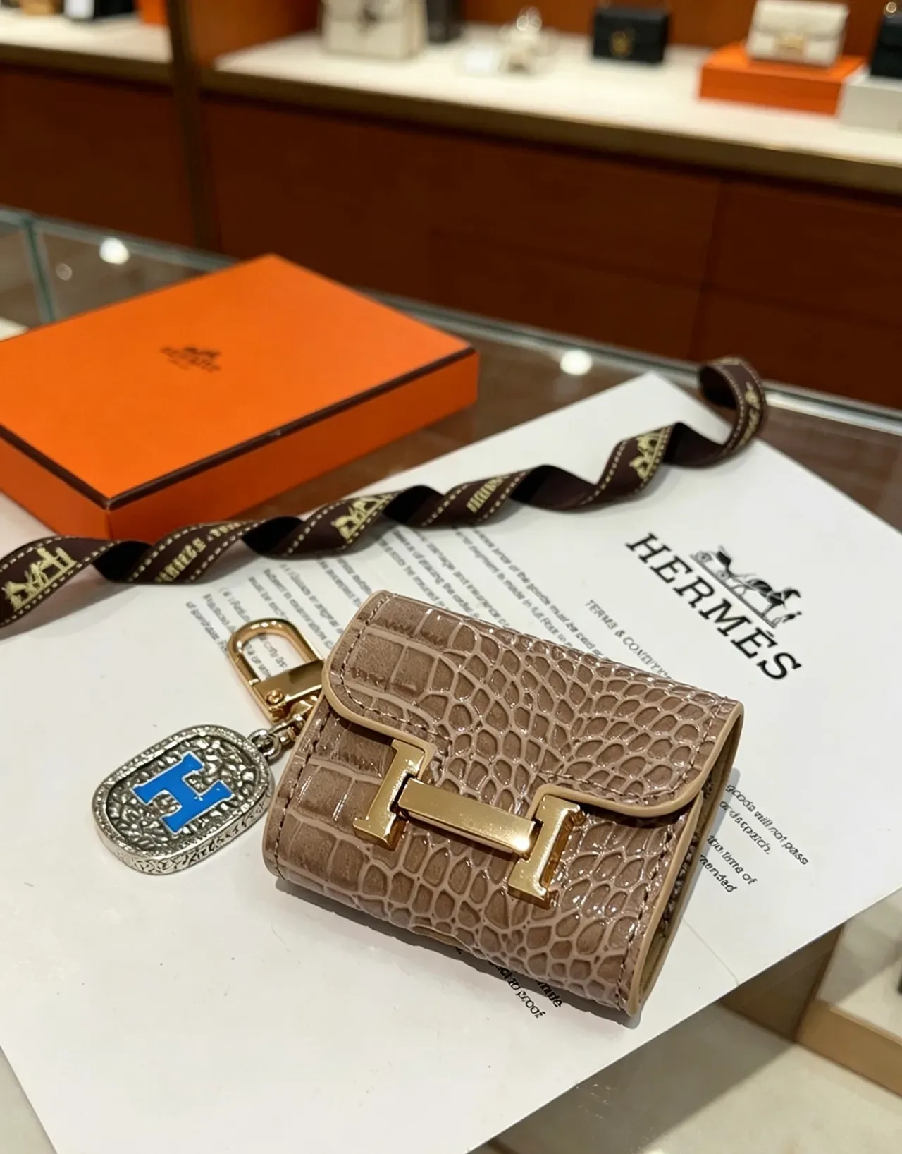 Hermès Beige Cuir estampé crocodile H-Turnlock doré Porte-monnaie 6