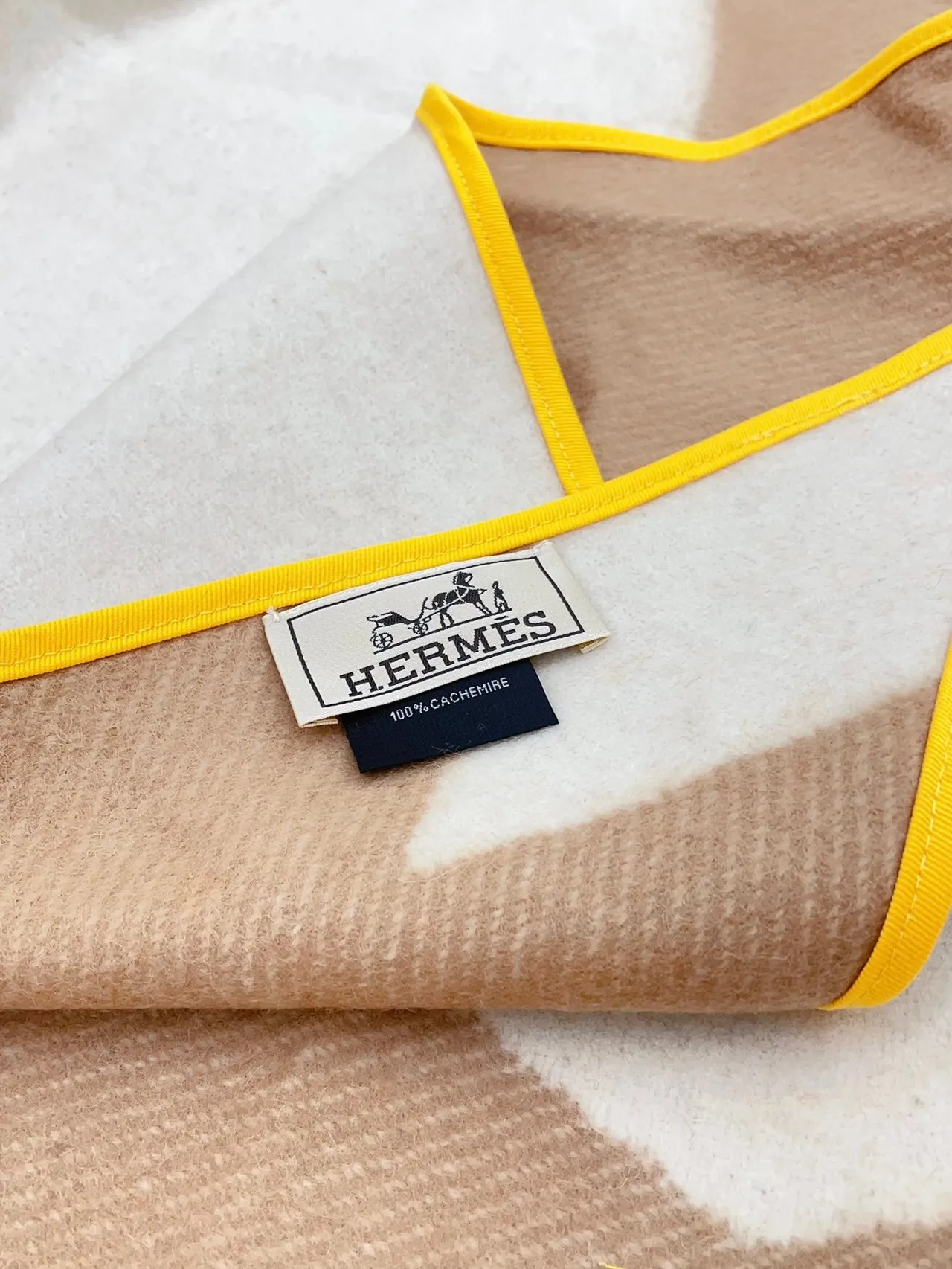 Hermès Beige Yellow Woven Grosgrain Border Geometric Pattern 围巾 9
