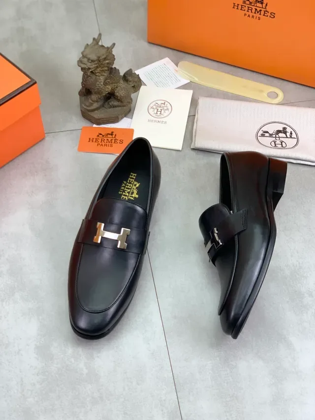 Hermès Preto Prata Couro Liso Fivela Metálica em Forma de H Mocassim 6
