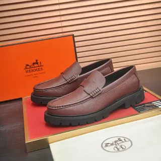 Hermès Couro Granulado Marrom Preto com Tira Penny Loafer