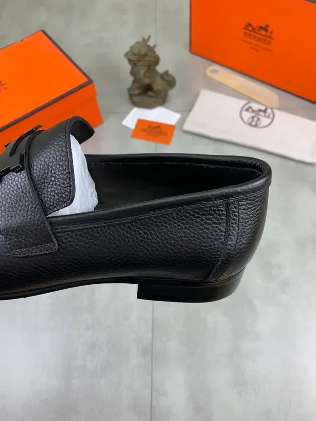 Hermès Constance Loafer Preto Couro Granulado H-Buckle Loafer 4