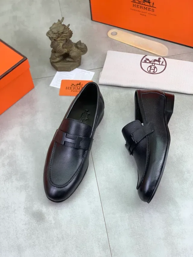 Hermès Constance Loafer Preto Couro Granulado H-Buckle Loafer 5