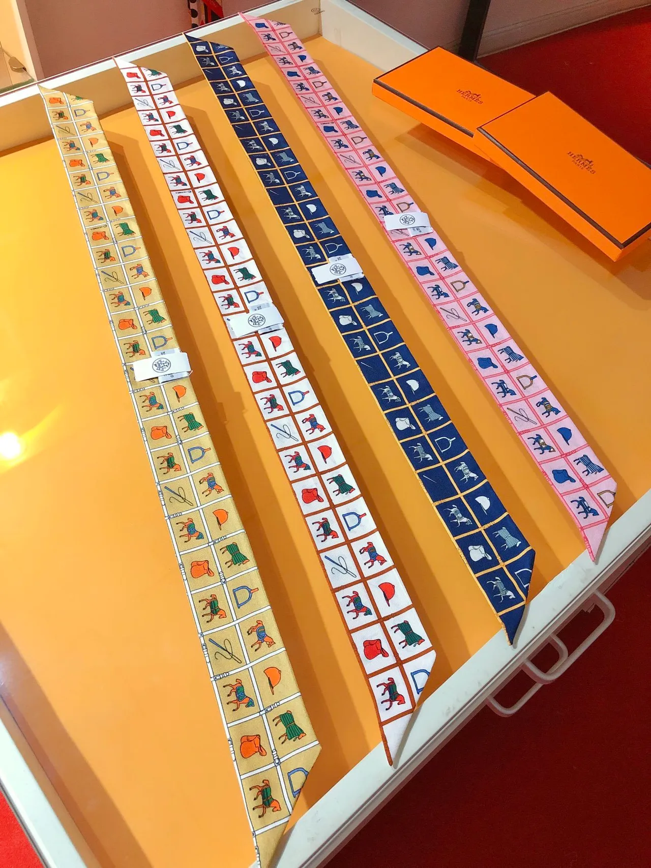 Hermès Équitation Beige Multicolor Grid-Patterned Equestrian Motif Necktie 5
