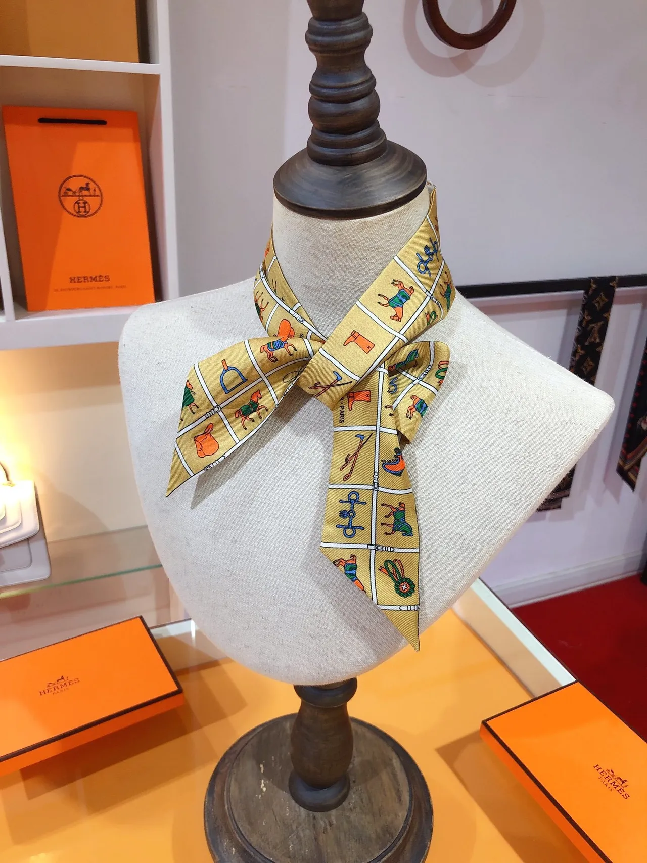 Hermès Équitation Beige Multicolor Grid-Patterned Equestrian Motif Necktie 7