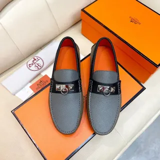 Hermès cinza preto couro texturizado forro interior laranja loafer