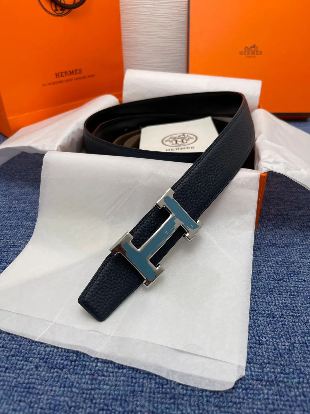 Hermès H Belt Ceinture en cuir noir grainé boucle dorée en cuir 7