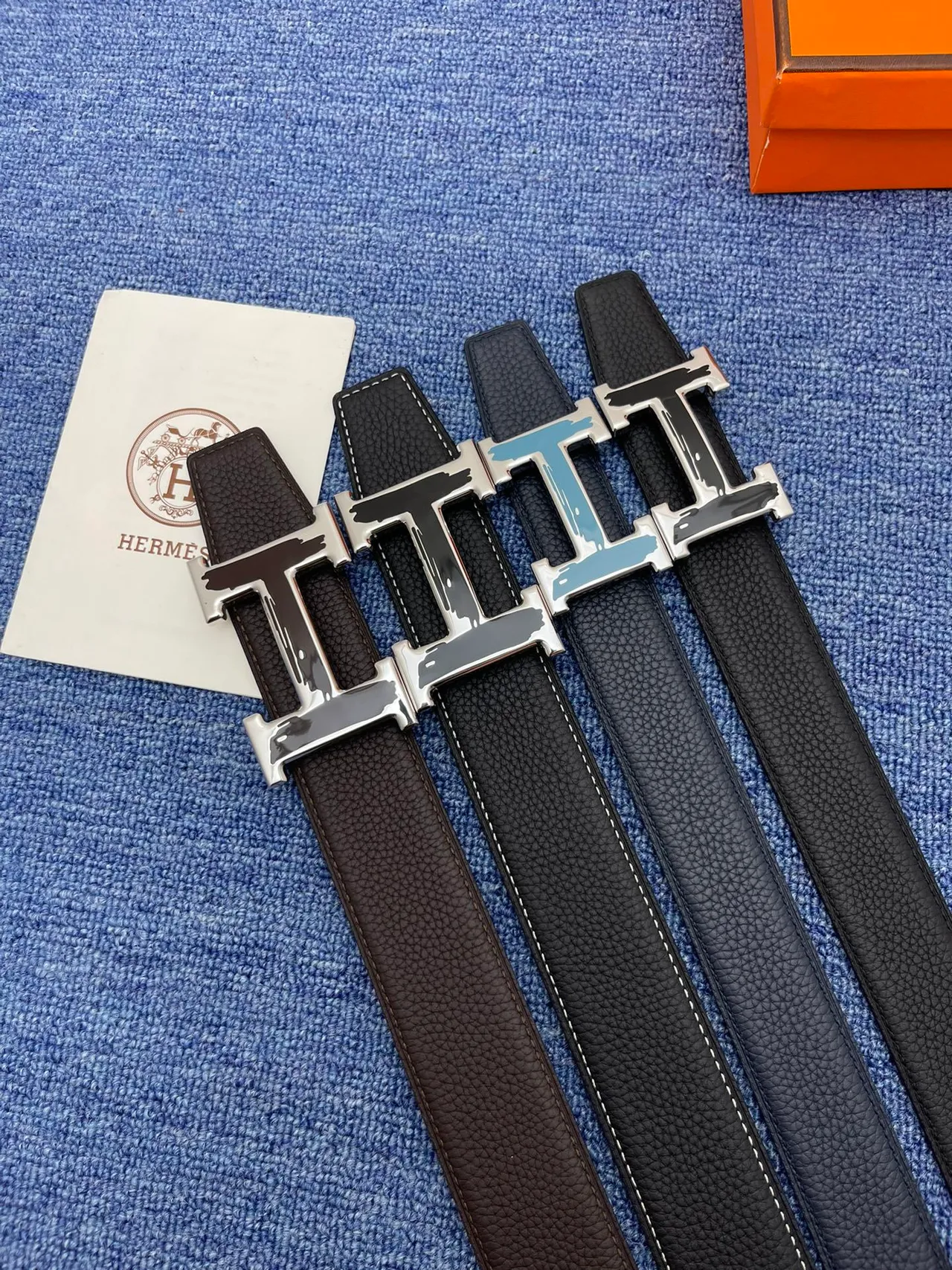Hermès H Belt Ceinture en cuir noir grainé boucle dorée en cuir 9