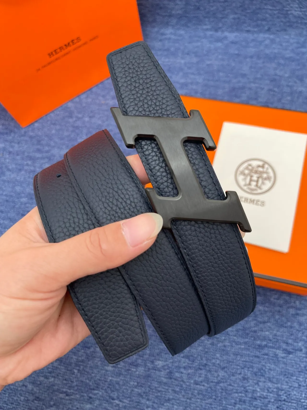 Hermès H Belt Ceinture en cuir noir grainé boucle dorée en cuir 10