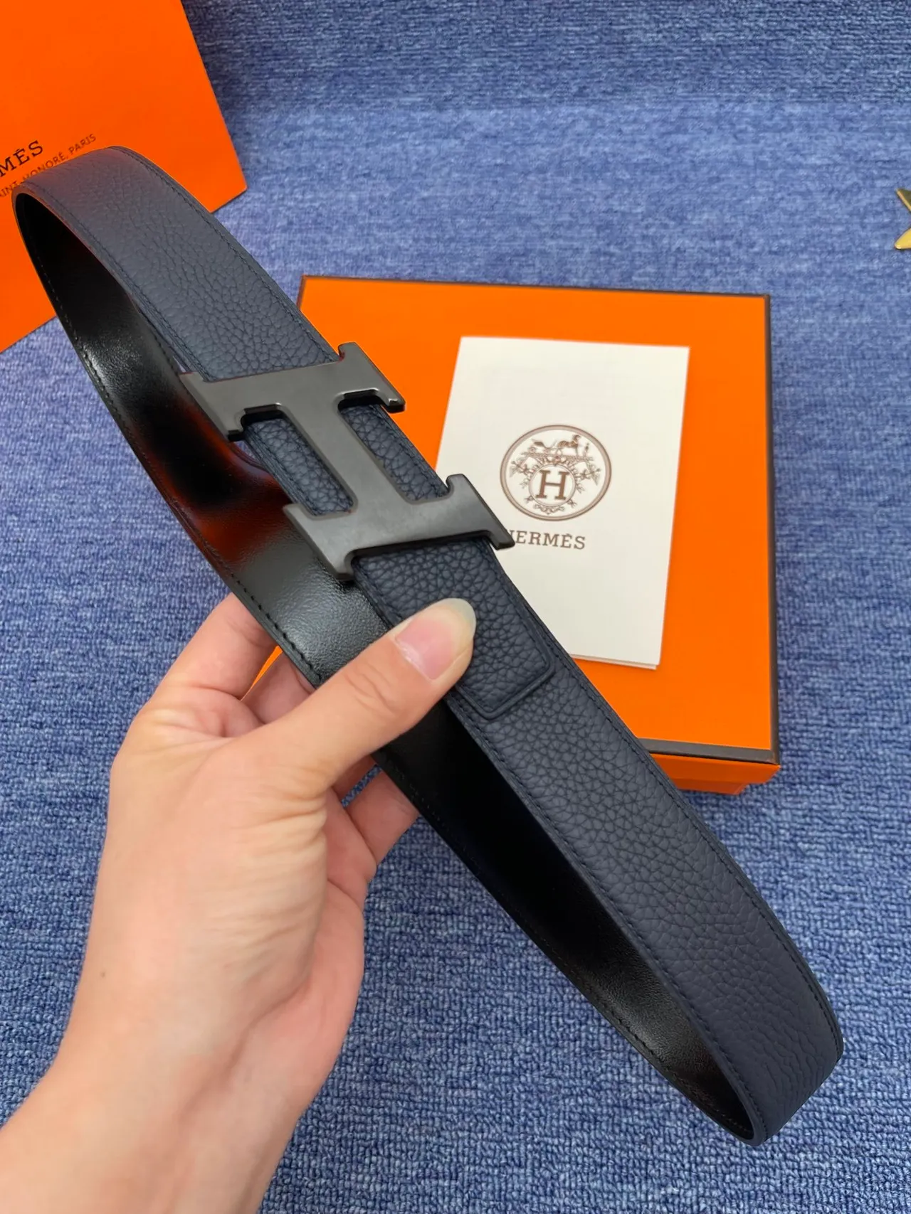 Hermès H Belt Ceinture en cuir noir grainé boucle dorée en cuir 11