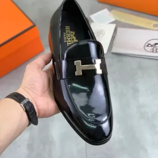 Hermès H Buckle Mocasines Cuero Negro Patentado
