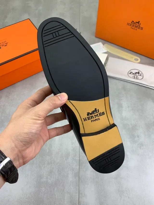Hermès H Buckle Mocassins Cuir Verni Noir 2