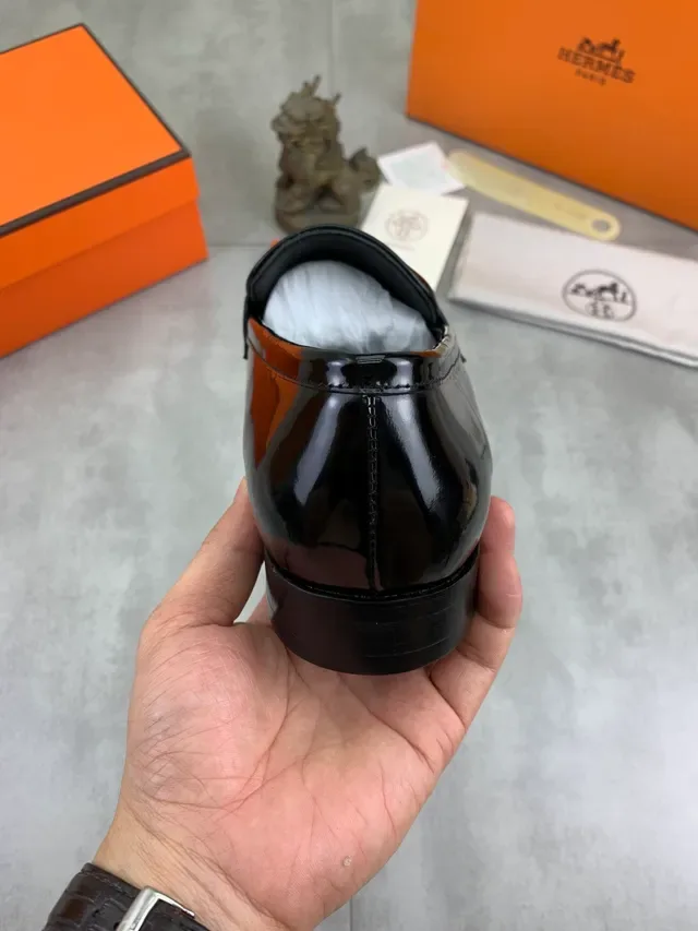 Hermès H Buckle Mocassins Cuir Verni Noir 3