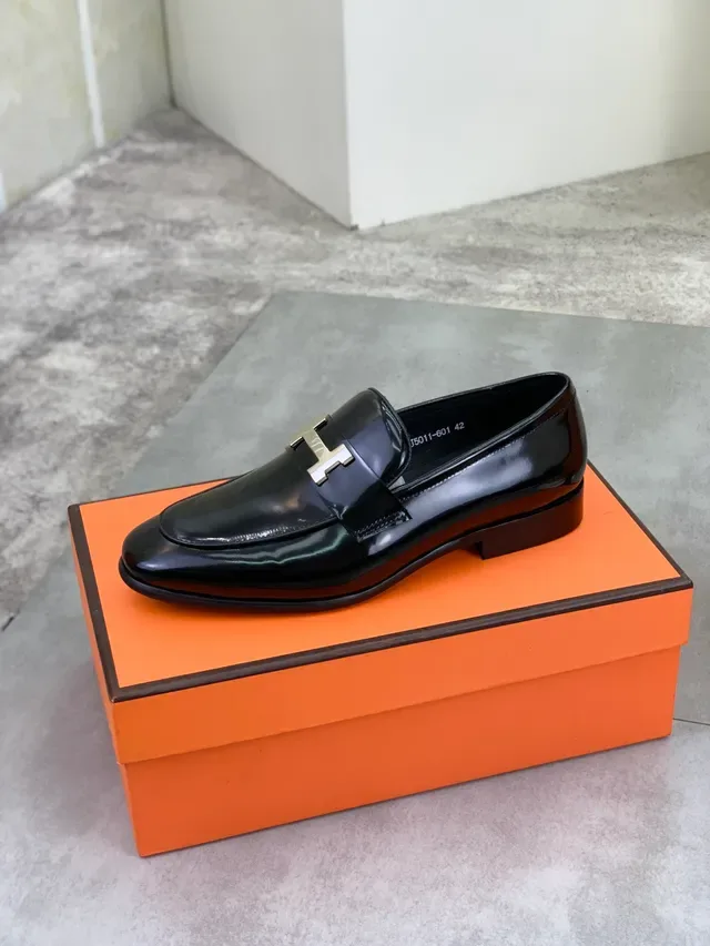 Hermès H Buckle Mocassins Cuir Verni Noir 4