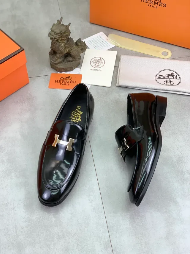 Hermès H Buckle Mocassins Cuir Verni Noir 5