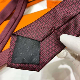 Hermès H Motif Burgundy Black Woven Silk Repeating Monogram Necktie