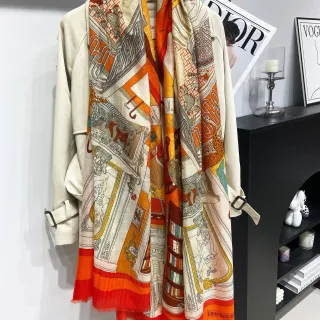 Hermès Le Monde des Chasseurs 红橙色丝巾