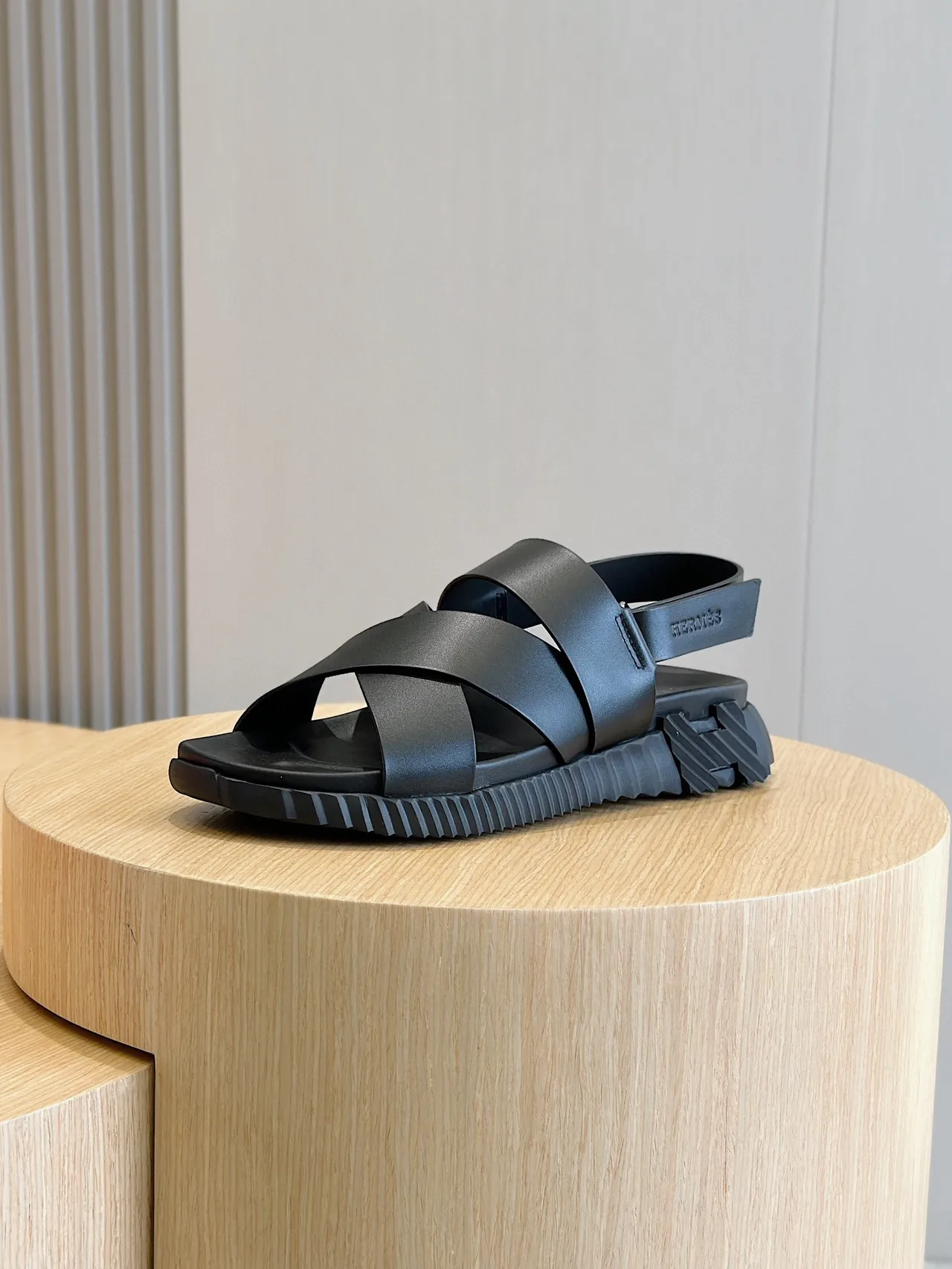 Hermès Oran sandales casuales noires à brides croisées 2