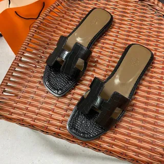 Hermès Oran Black Croc-Embossed Leather Slippers