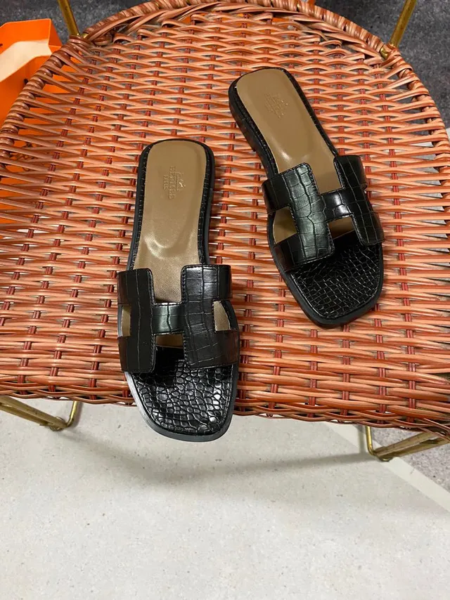 Hermès Oran Black Croc-Embossed Leather Slippers 3