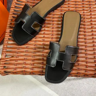 Hermès Oran Black Leather H-Strap Slippers