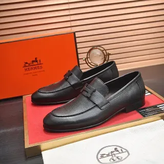 Hermès Oran Couro Preto Pebbled H-Buckle Loafers