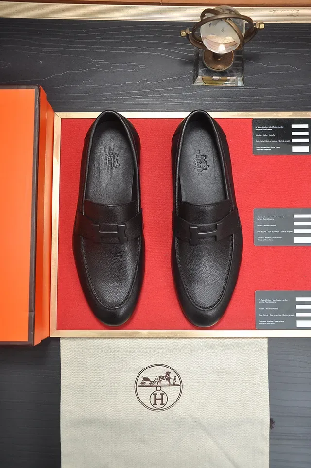 Hermès Oran Cuir Noir Pebbled H-Buckle Loafers 2