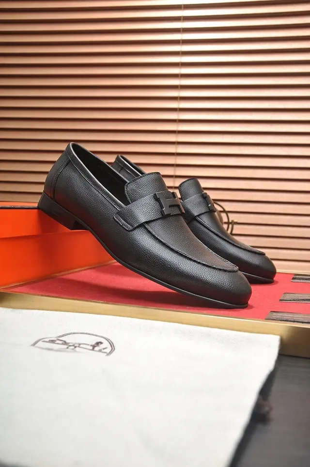 Hermès Oran Cuir Noir Pebbled H-Buckle Loafers 3