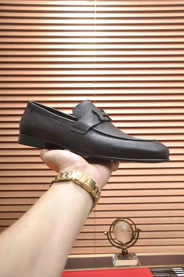 Hermès Oran Cuir Noir Pebbled H-Buckle Loafers 4