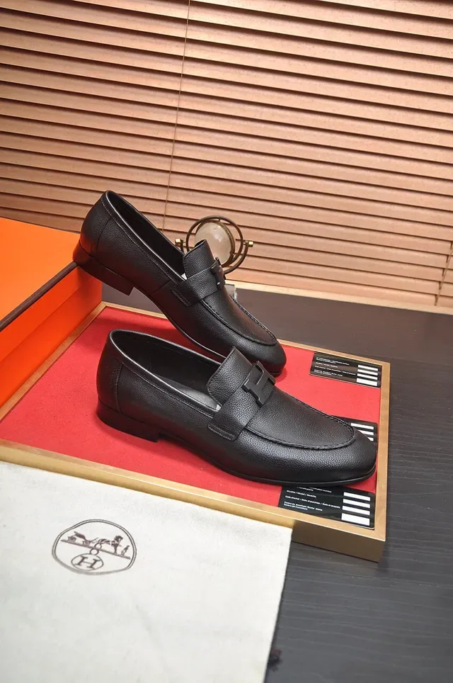 Hermès Oran Cuir Noir Pebbled H-Buckle Loafers 6