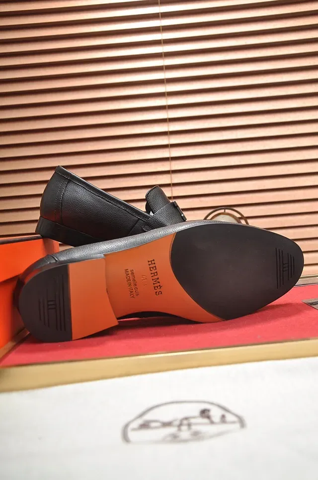 Hermès Oran Cuir Noir Pebbled H-Buckle Loafers 7