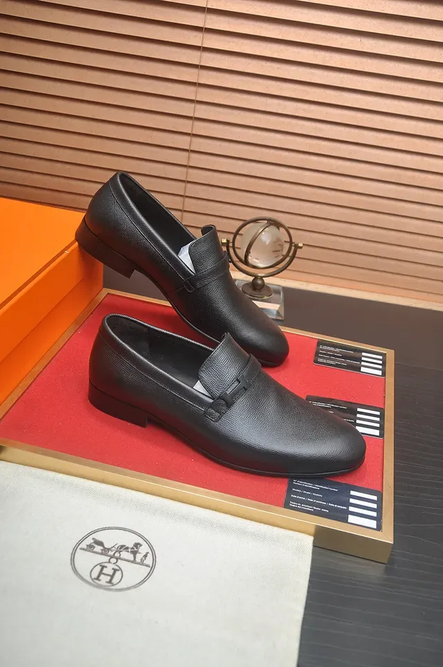 Hermès Oran Mocassins en cuir texturisé noir avec H-Buckle 4