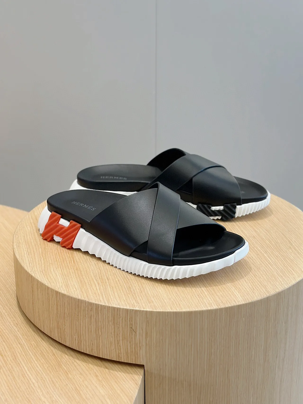 Hermès Oran Black White Cross-Strap Platform Sole Slippers 4