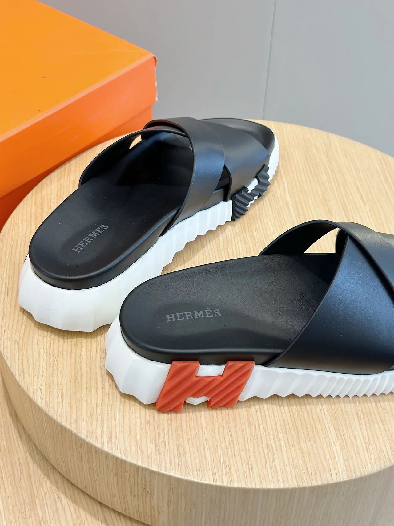 Hermès Oran Black White Cross-Strap Platform Sole Slippers 7