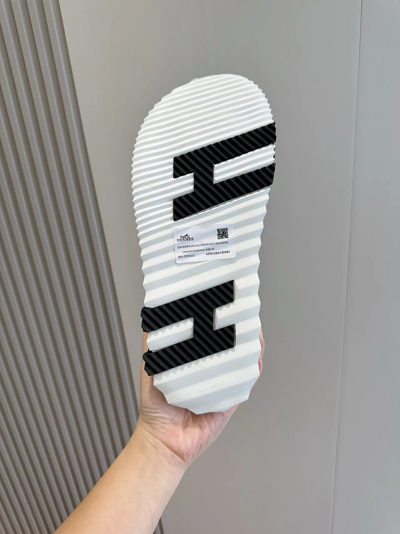 Hermès Oran Black White Monogrammed Strap Oversized H Logo Slippers 7