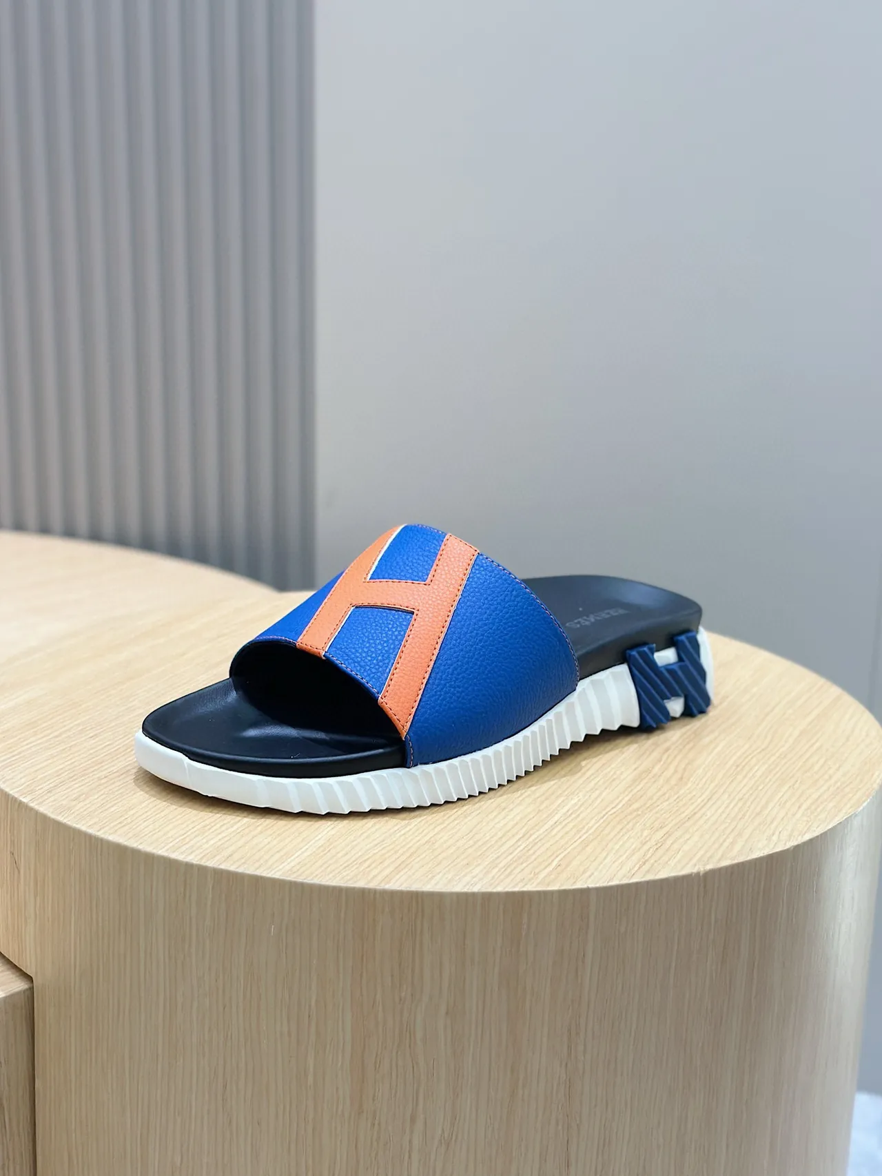 Hermès Oran Blue and Orange Leather Slippers 2