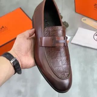 Hermès Oran Loafer Marrón Cuero Embossado de Cocodrilo