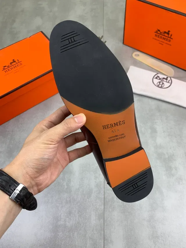 Hermès Oran Loafer Marrom Couro Embossado de Crocodilo 2