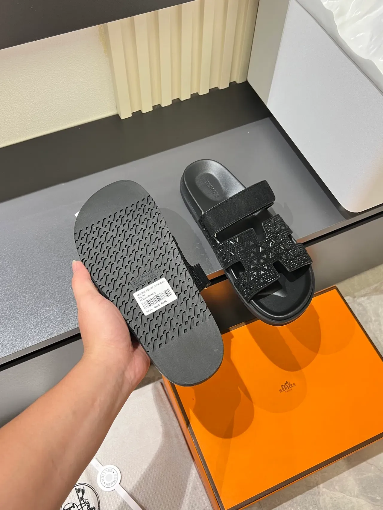 Hermès ओरन स्लाइड क्रिस्टल एम्बेलिश्ड एच-स्ट्रैप सैंडल 8