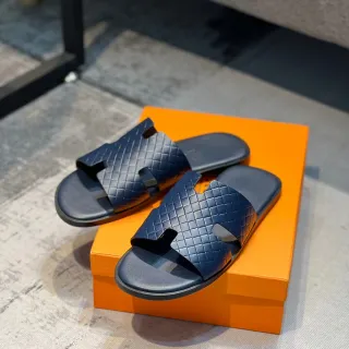 Hermès Oran Slide Navy Sandalias de Cuero Acolchado