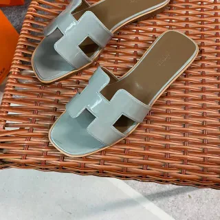 Hermès Oran Slide Pale Mint Patent Leather Slippers