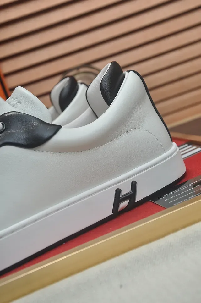 Hermès Oran Sneaker Branco e Preto Couro Estilo de Vida Sneakers 2