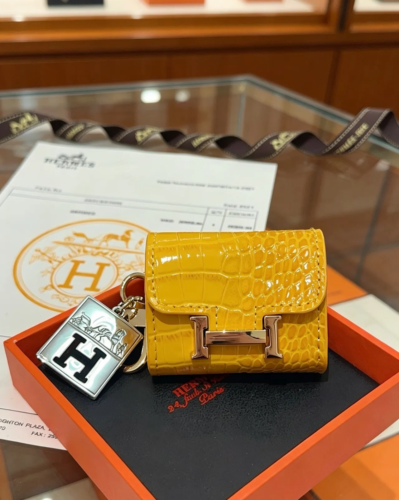 Hermès Yellow Silver Crocodile-Embossed Leather H-Shaped Palladium Clasp Handbag 4
